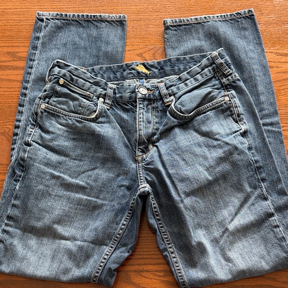 Tommy Bahama men’s Authentic jeans size 32 x 34 #223